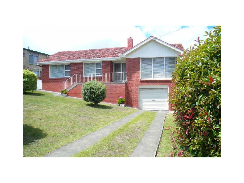 8 Sirius Street, Howrah TAS 7018