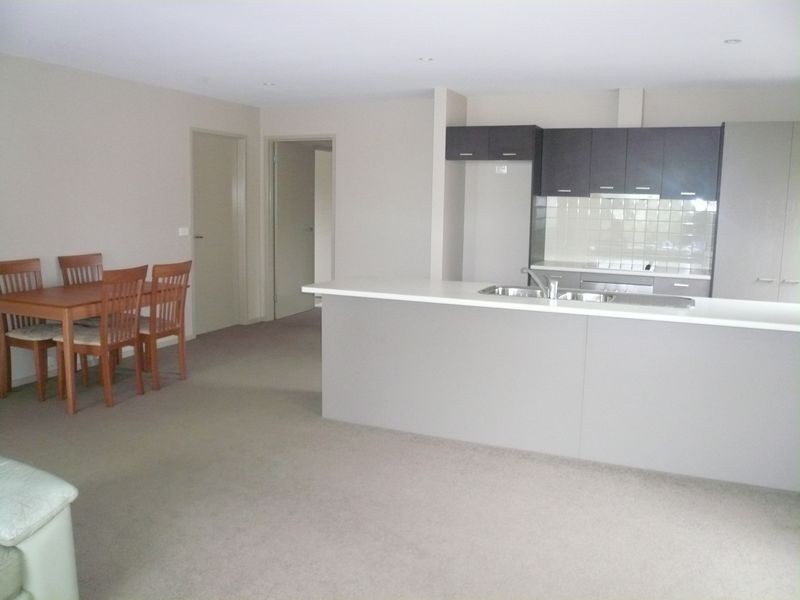 2/19 La Perouse Street, Warrane TAS 7018