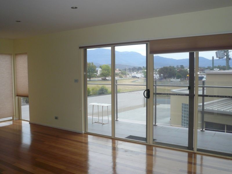 2/1 Beach Road, Lindisfarne TAS 7015