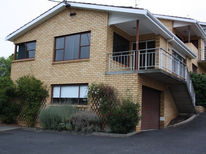 1/38 Augusta Road, Lenah Valley TAS 7008