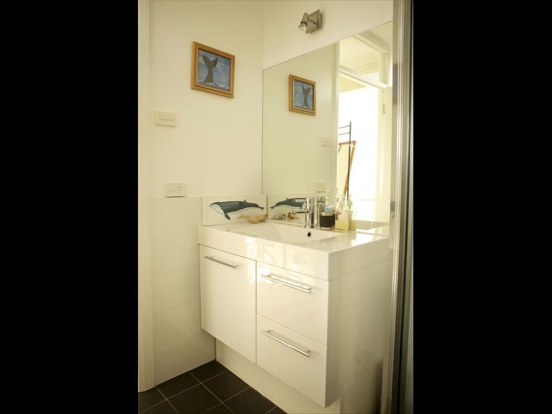 1/110 Malunna Road, Lindisfarne TAS 7015