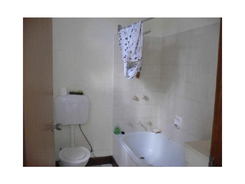 110 Malunna Road, Lindisfarne TAS 7015