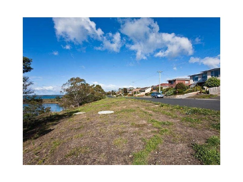 24 Lake Vue Parade, Midway Point TAS 7171