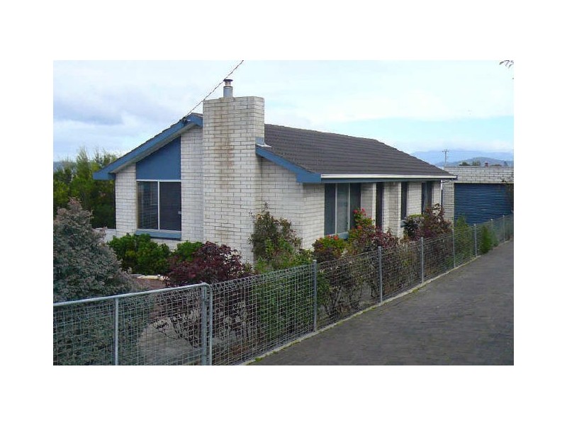 11 East Crescent, Midway Point TAS 7171