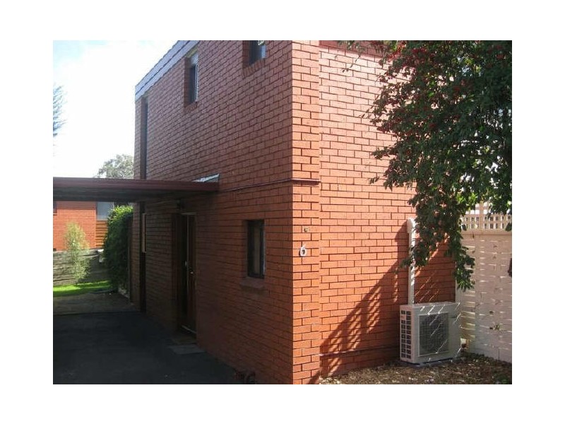 6/2 Clifford Court, Howrah TAS 7018