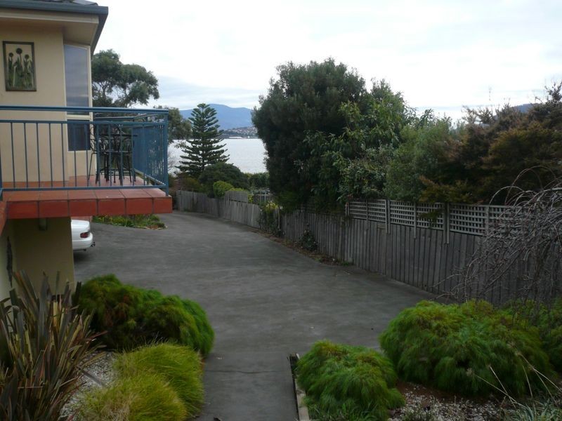2/90 Esplanade, Rose Bay TAS 7015