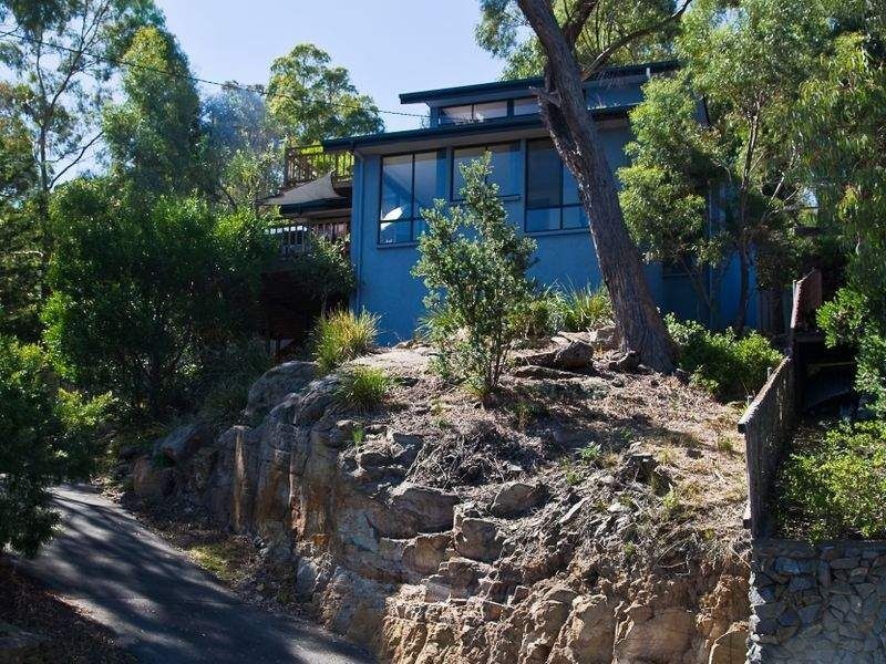 55 Begonia Street, Lindisfarne TAS 7015