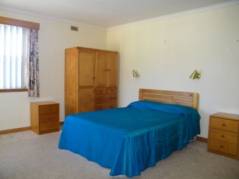 9 Avoca Street, Lindisfarne TAS 7015