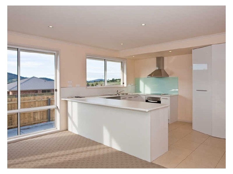 1/16 Glebe Hill Road, Howrah TAS 7018