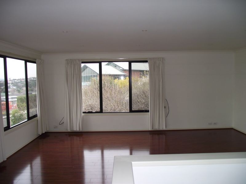 7 Rose Court, Sandy Bay TAS 7005