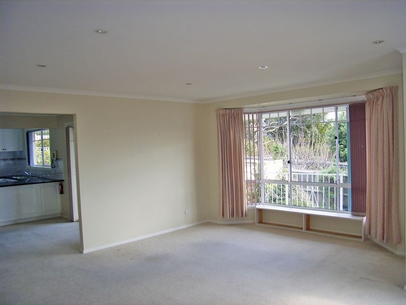 2/3 Yolla Street, Rose Bay TAS 7015