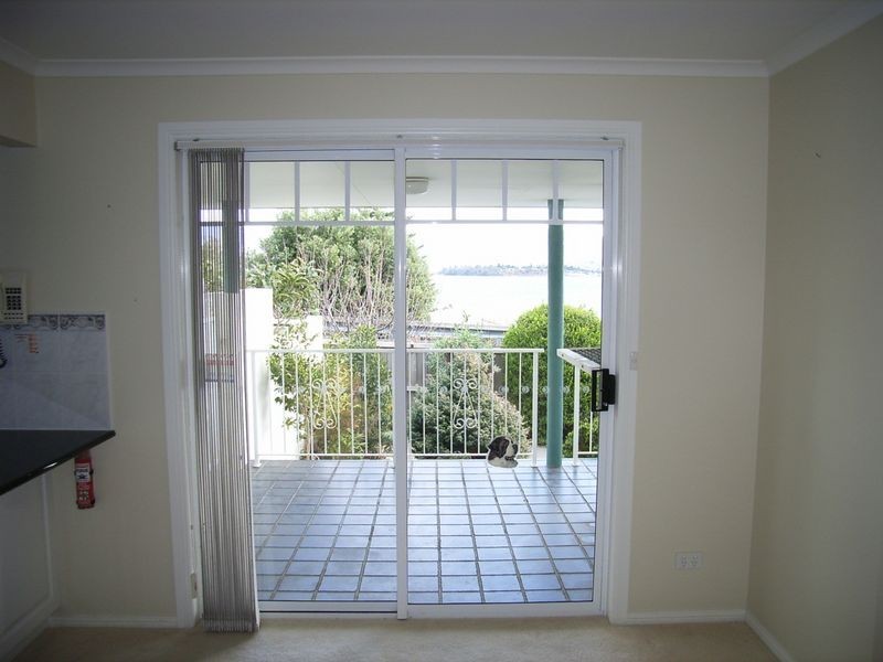 2/3 Yolla Street, Rose Bay TAS 7015