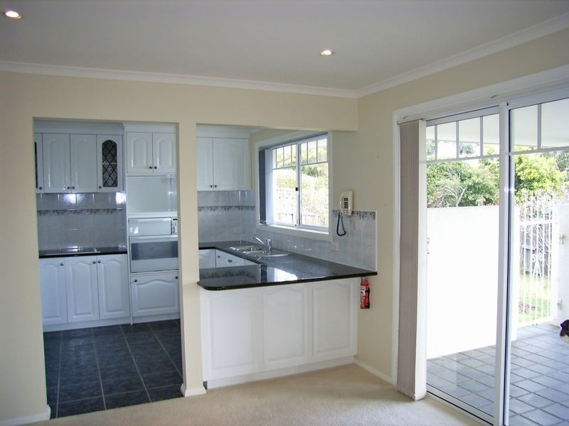 2/3 Yolla Street, Rose Bay TAS 7015