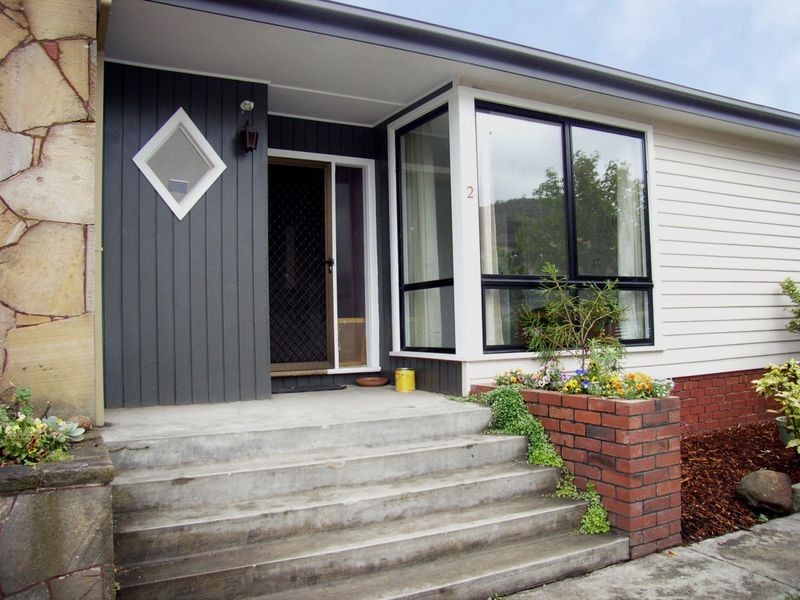 2 Nietta Road, Lindisfarne TAS 7015