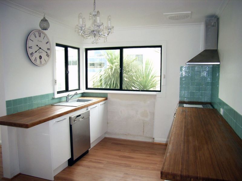 2 Nietta Road, Lindisfarne TAS 7015