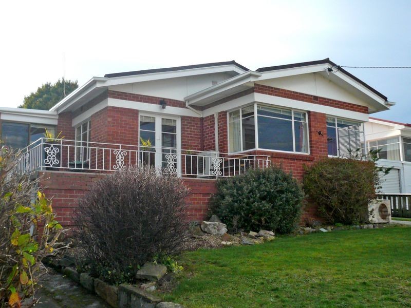 9 Marana Avenue, Rose Bay TAS 7015