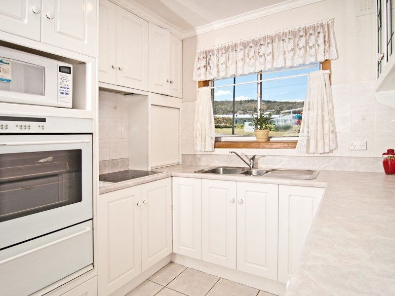 11 Shoreline Drive, Howrah TAS 7018