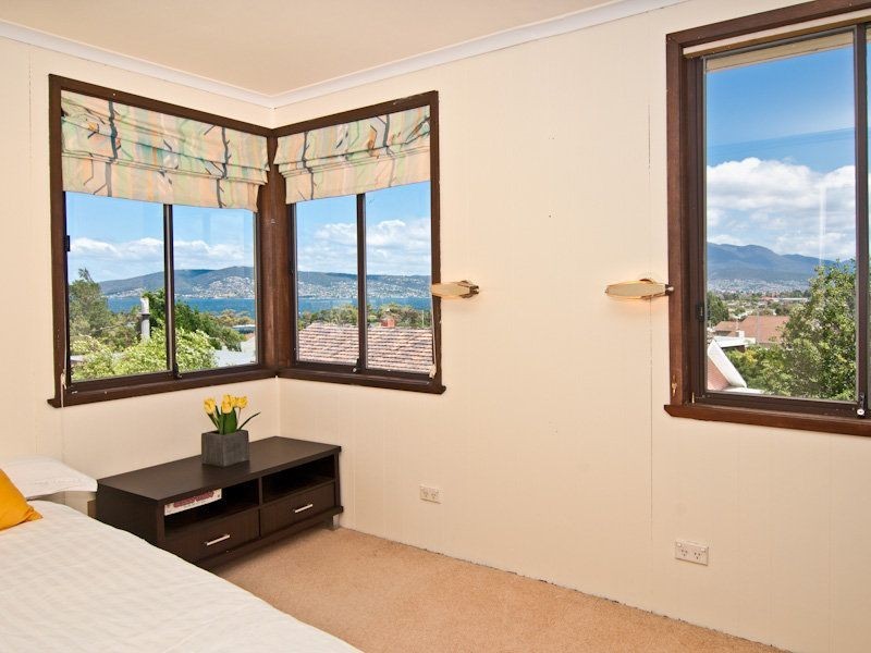 11 Shoreline Drive, Howrah TAS 7018