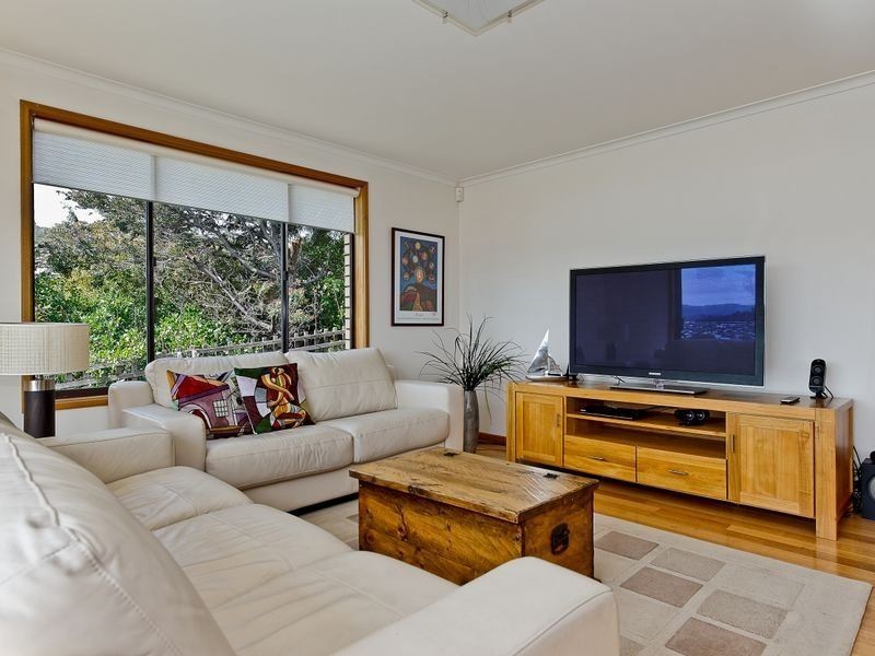 8 Cyrus Court, Rose Bay TAS 7015