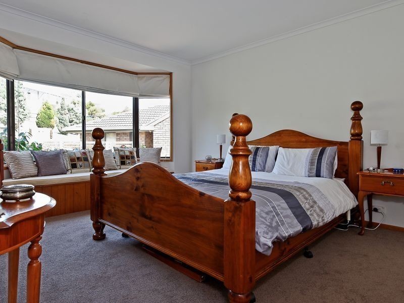 8 Cyrus Court, Rose Bay TAS 7015