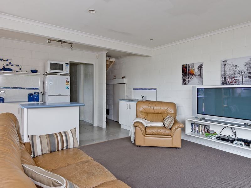 8 Cyrus Court, Rose Bay TAS 7015