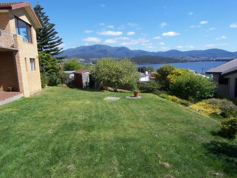 8 Cyrus Court, Rose Bay TAS 7015