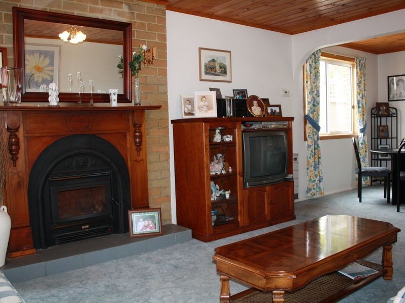 22 Flagstaff Gully Road, Lindisfarne TAS 7015