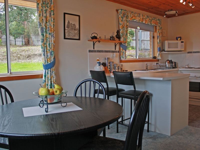 22 Flagstaff Gully Road, Lindisfarne TAS 7015