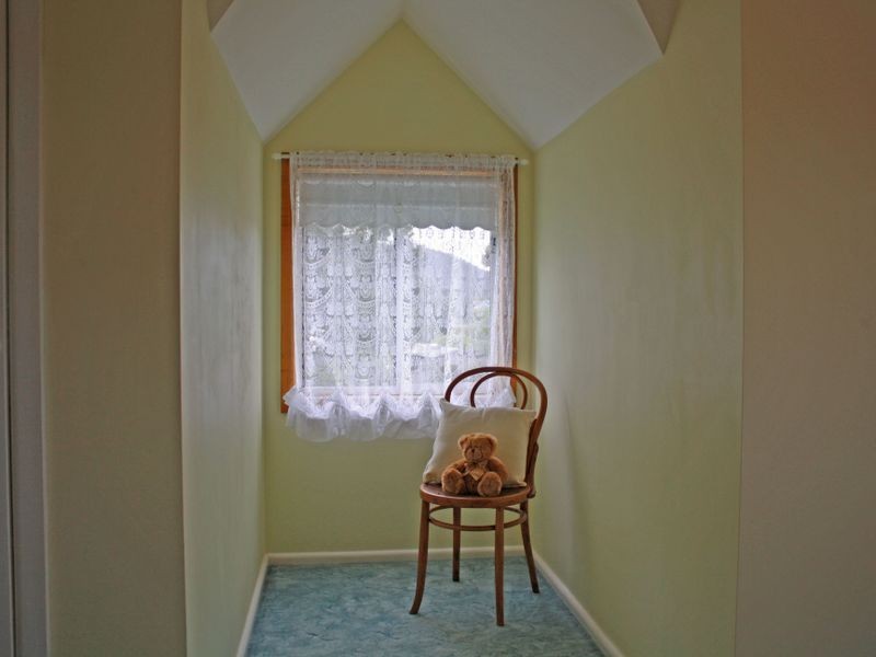 22 Flagstaff Gully Road, Lindisfarne TAS 7015