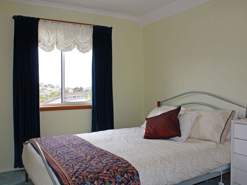 22 Flagstaff Gully Road, Lindisfarne TAS 7015