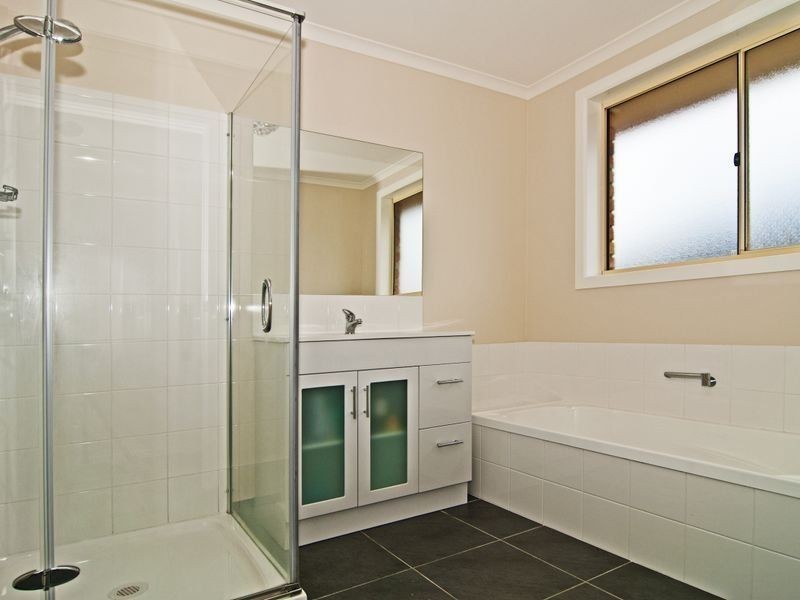 2 Lumsden Road, Howrah TAS 7018