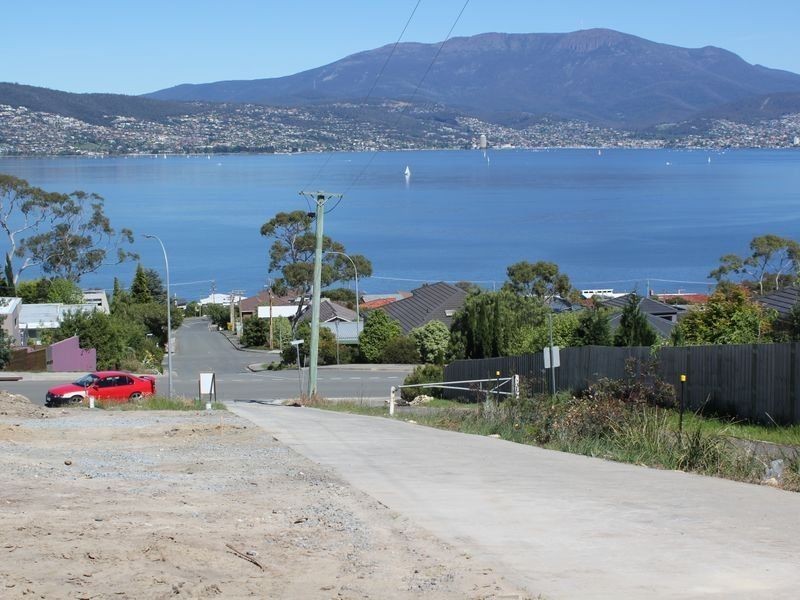 556 Oceana Drive, Howrah TAS 7018