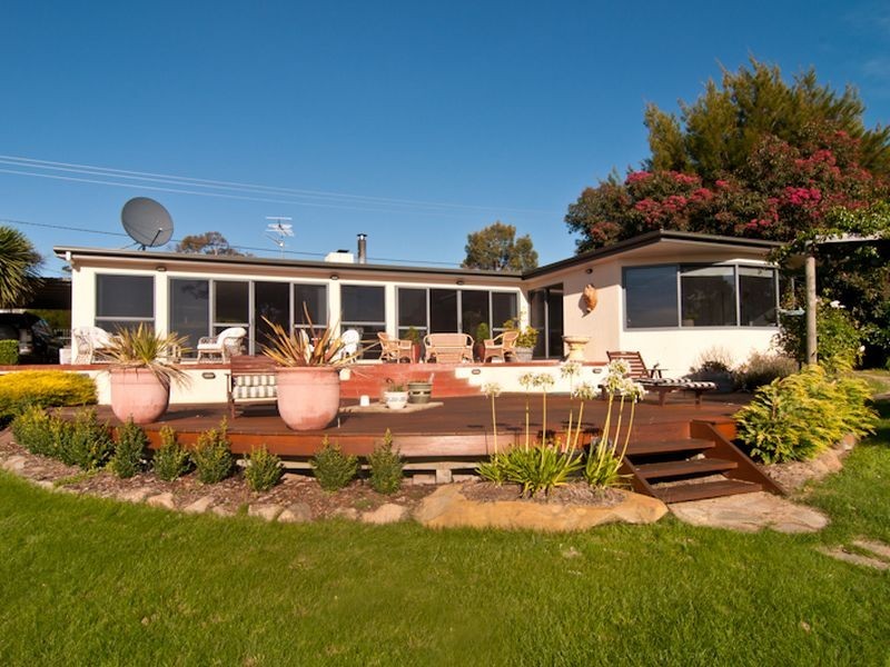 25 Barton Avenue, Triabunna TAS 7190