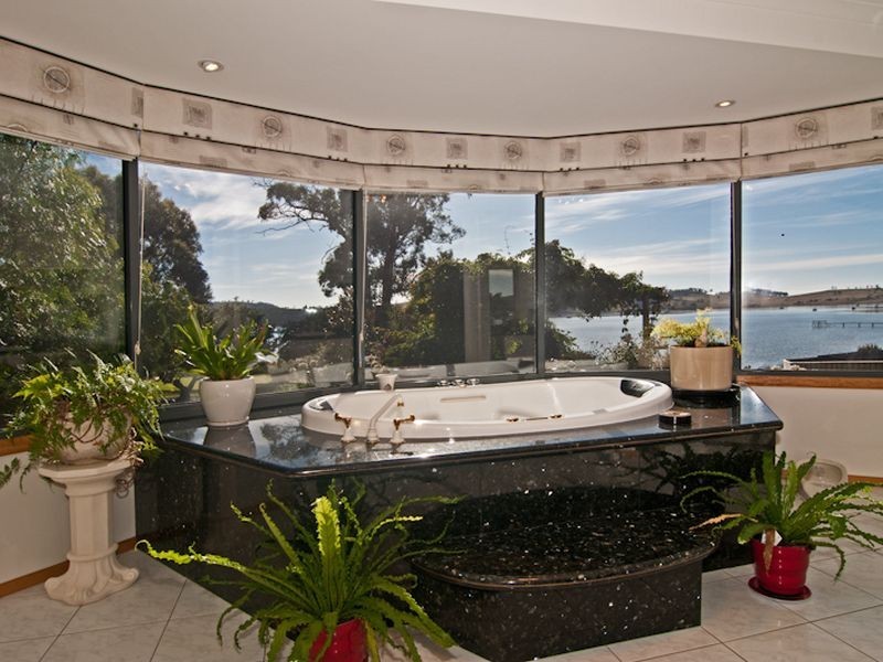 25 Barton Avenue, Triabunna TAS 7190