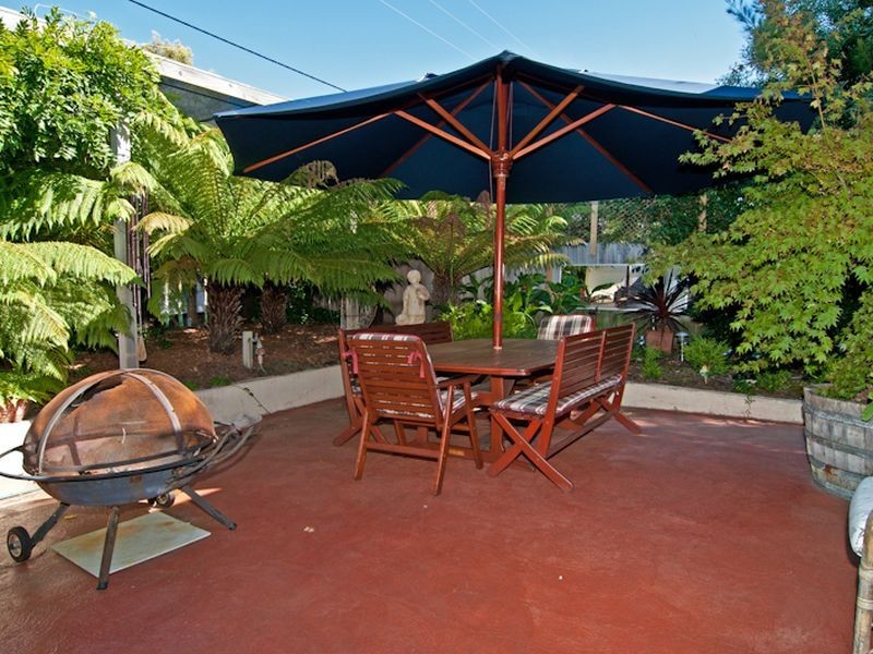 25 Barton Avenue, Triabunna TAS 7190