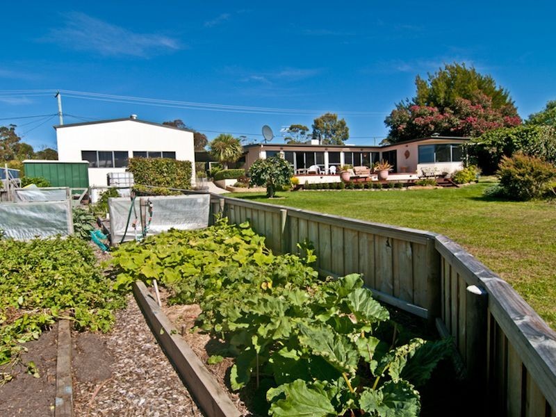 25 Barton Avenue, Triabunna TAS 7190