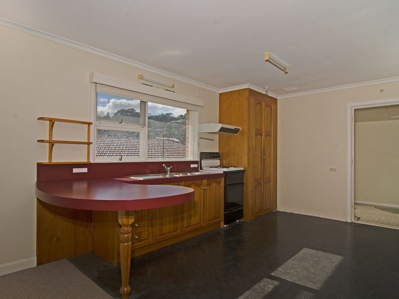 11 Coolangatta Street, Lindisfarne TAS 7015