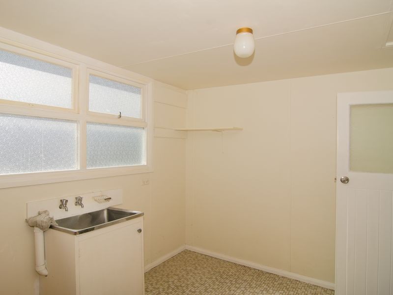 11 Coolangatta Street, Lindisfarne TAS 7015