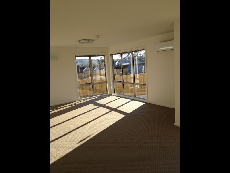2/27 Mariah Crescent, Oakdowns TAS 7019