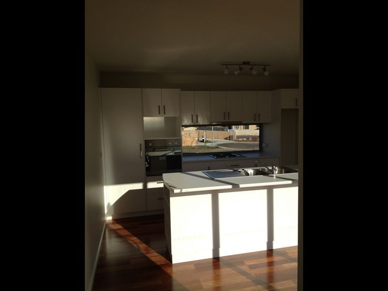 2/27 Mariah Crescent, Oakdowns TAS 7019