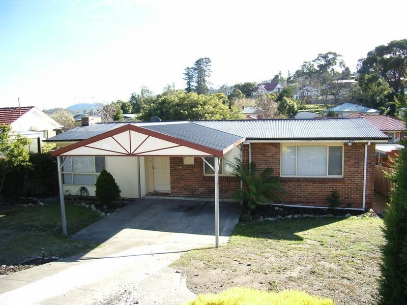 20 Henley Street, Lindisfarne TAS 7015