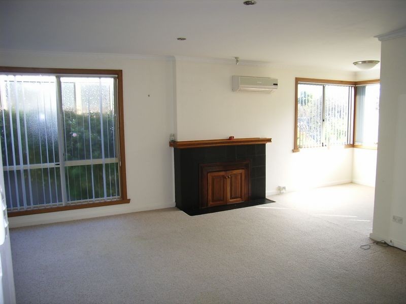 20 Henley Street, Lindisfarne TAS 7015