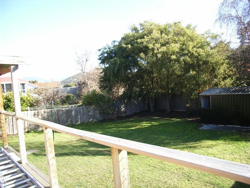 20 Henley Street, Lindisfarne TAS 7015