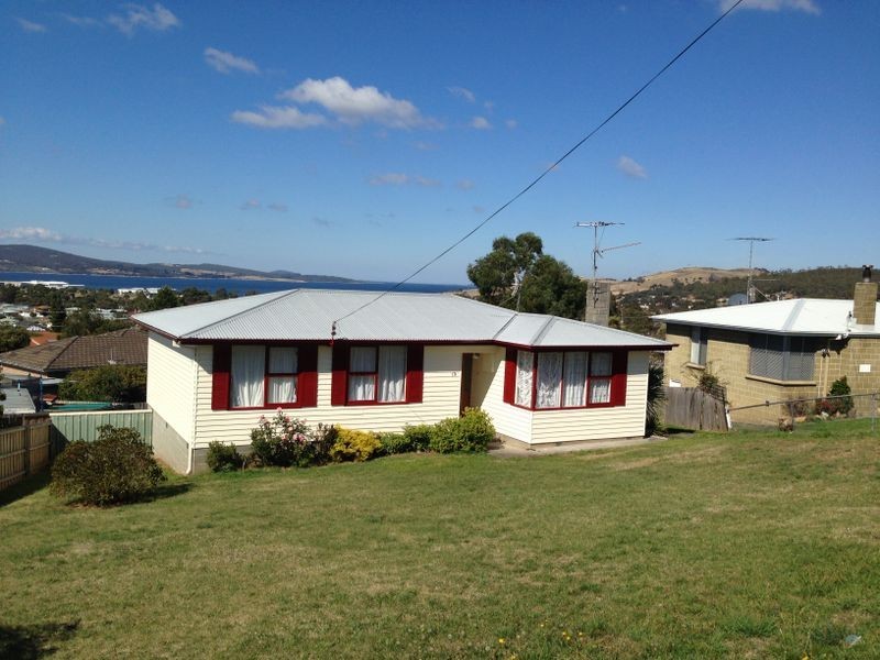 19 Kanooka Street, Rokeby TAS 7019