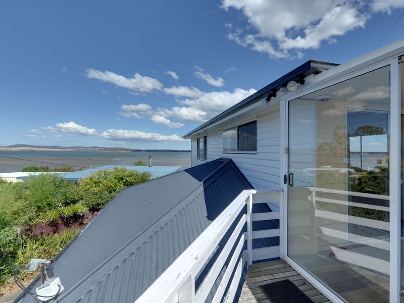 12 Geeves Crescent, Midway Point TAS 7171