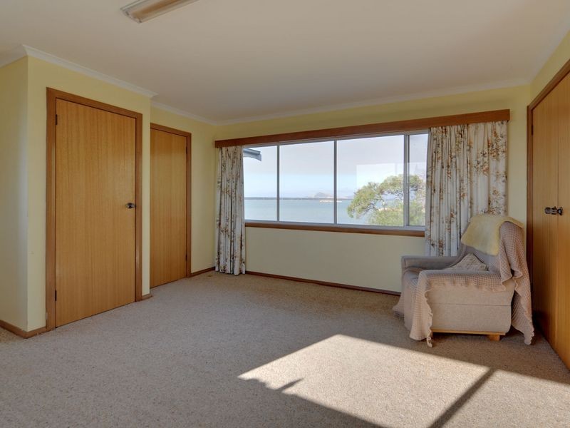 12 Geeves Crescent, Midway Point TAS 7171