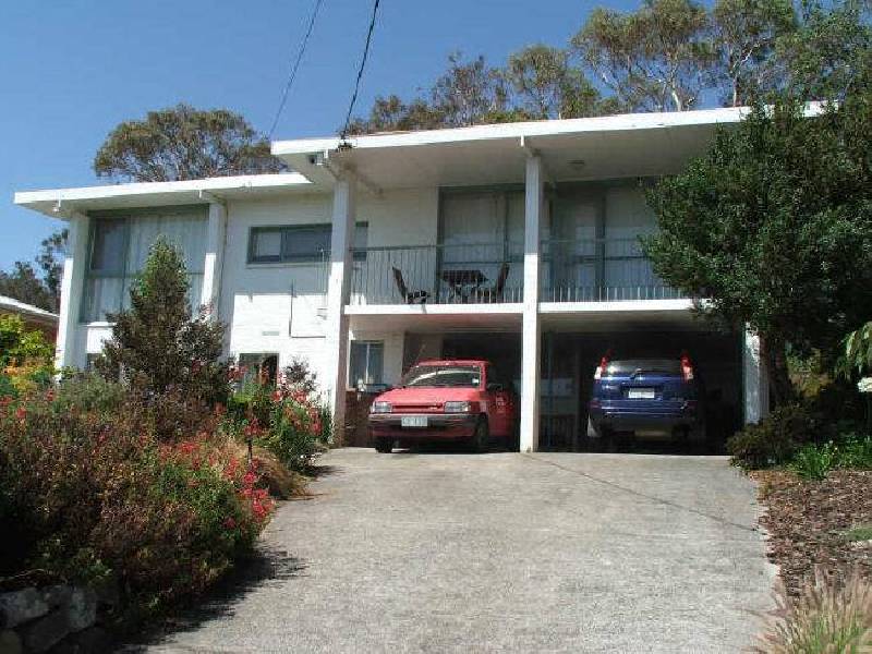 25 Gregson Avenue, New Town TAS 7008
