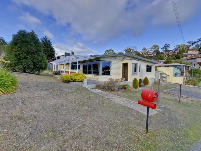 1/90 Gordons Hill Road, Lindisfarne TAS 7015