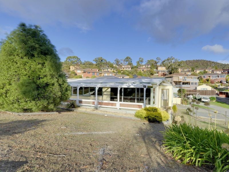 1/90 Gordons Hill Road, Lindisfarne TAS 7015