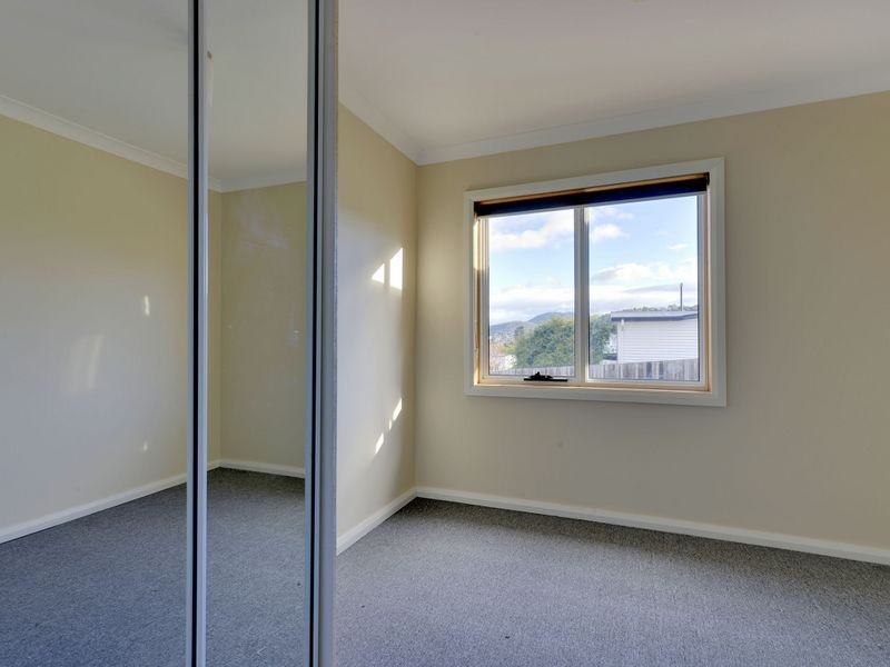 1/90 Gordons Hill Road, Lindisfarne TAS 7015